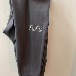 Fleo El Toro 25" Romey Leggings in Magnet